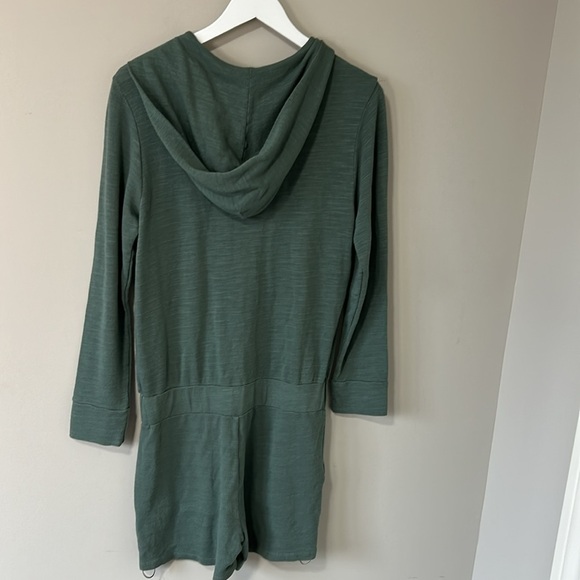 Monrow Romper Super Soft Zip Up Hooded Shorts Cactus Green Sz S NEW - Picture 9 of 15